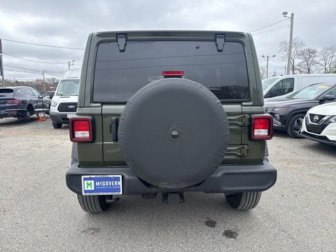Used 2022 Jeep Wrangler Unlimited Sport w/ Sun And Sound Package AWD/4WD image 5