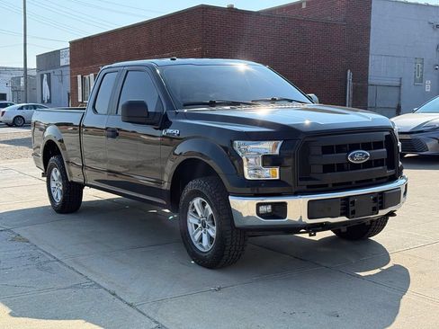 Used 2017 Ford F150 XL w/ Equipment Group 101A Mid AWD/4WD image 4