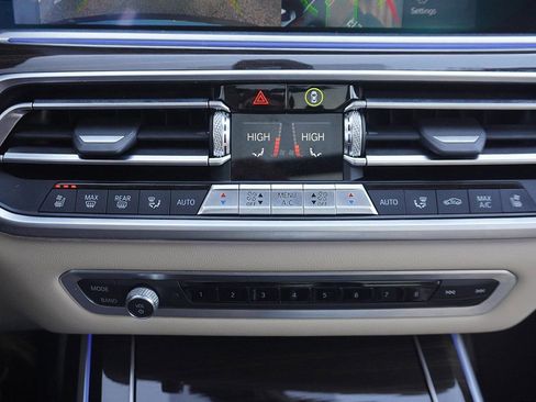 Used 2019 BMW X7 xDrive40i w/ Luxury Seating Package image 71