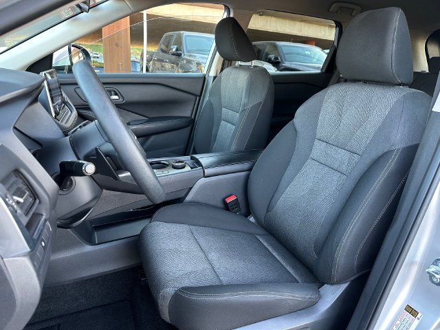 Used 2024 Nissan Rogue SV AWD/4WD image 9