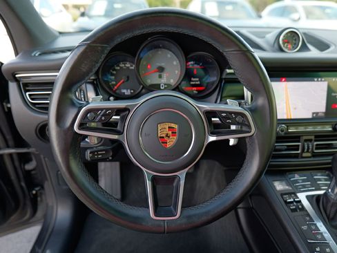 Used 2021 Porsche Macan S image 11