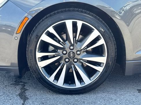 Used 2019 Lincoln MKZ Reserve FWD image 18