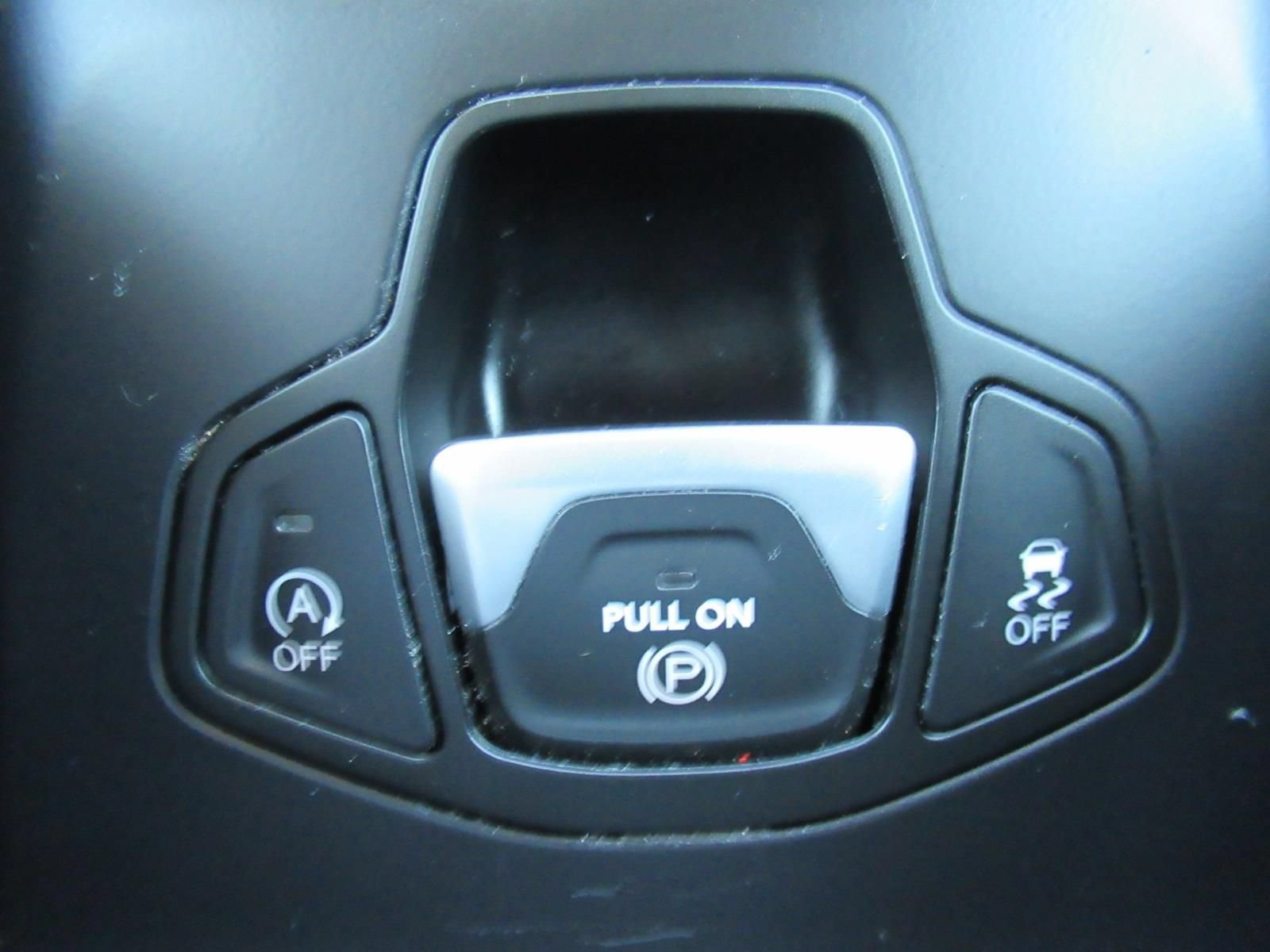 Certified 2023 Jeep Renegade Latitude AWD/4WD image 31