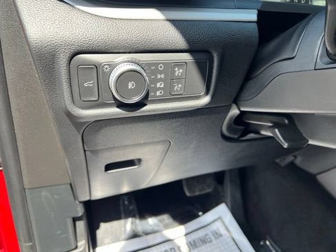 Used 2021 Ford Explorer XLT w/ Equipment Group 202A AWD/4WD image 21
