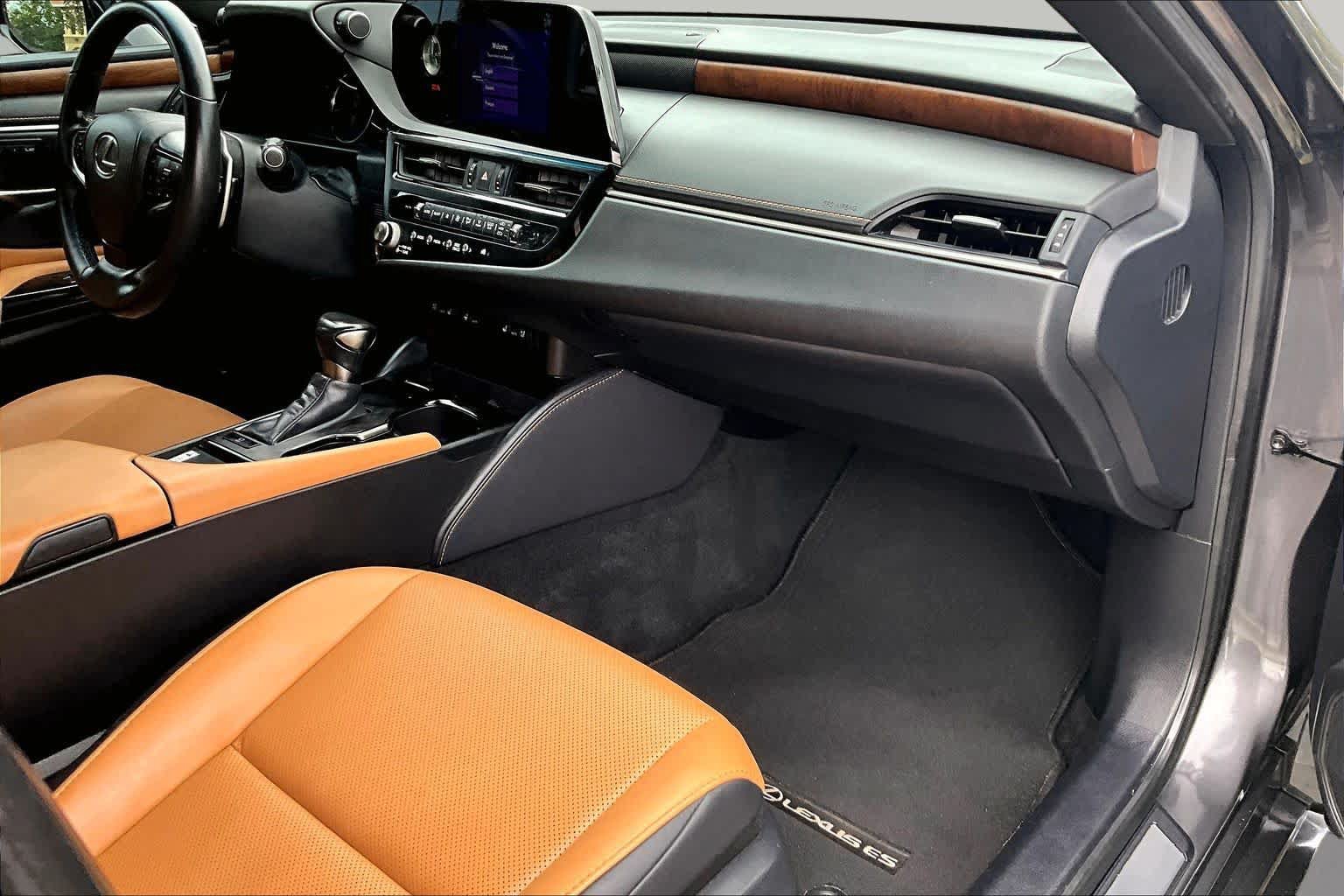 Used 2024 Lexus ES 350 w/ Premium Package FWD image 19