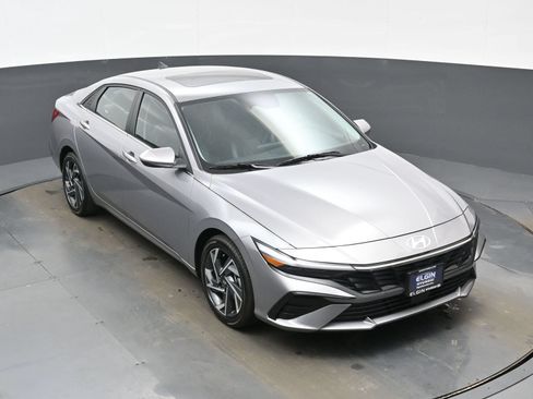 Used 2025 Hyundai Elantra Limited FWD image 39