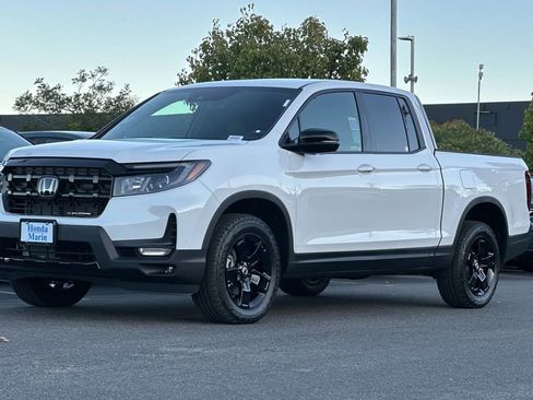 New 2026 Honda Ridgeline Black Edition image 8