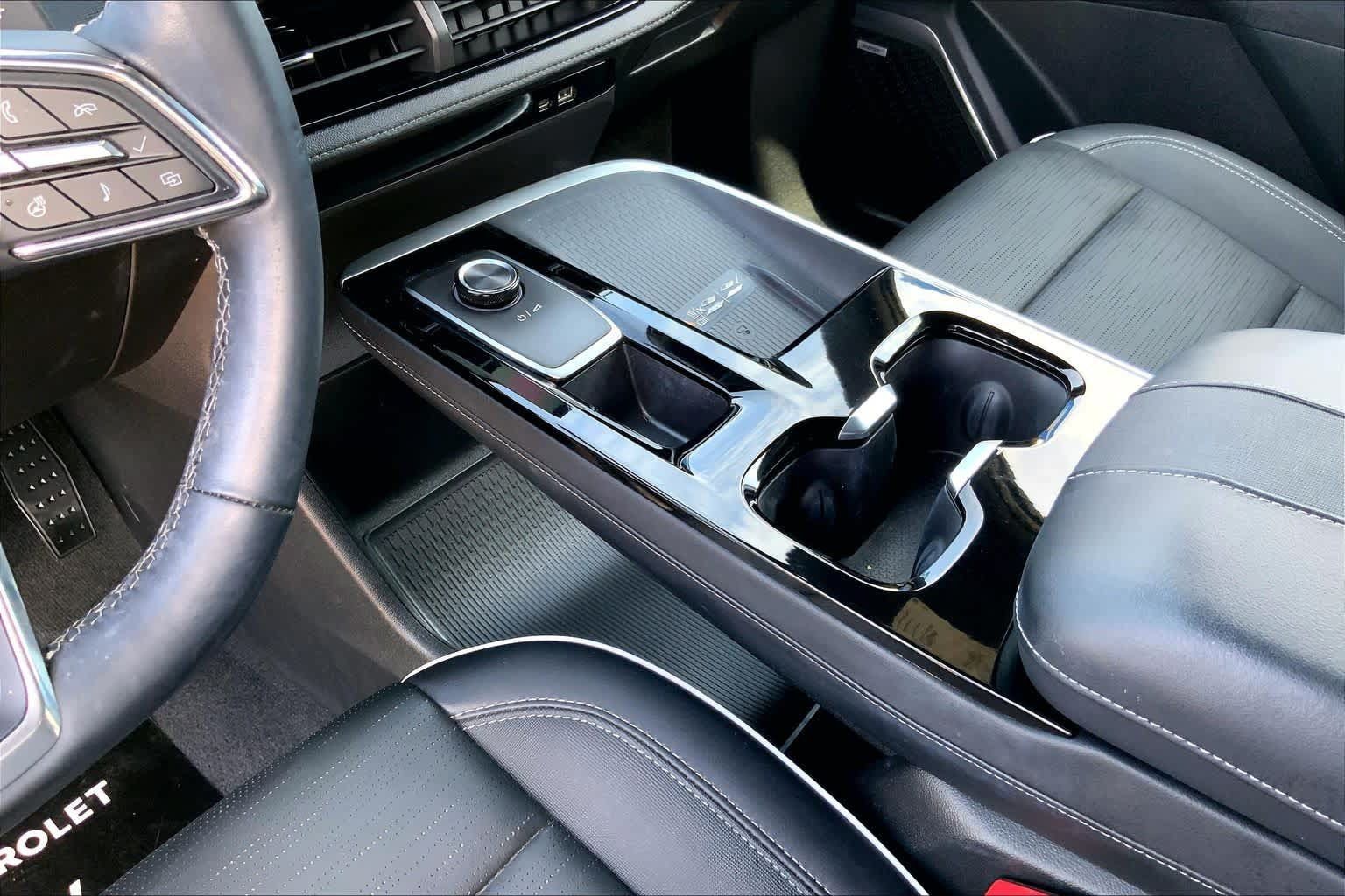 Used 2025 Buick Enclave Sport Touring FWD image 17
