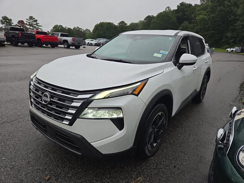 Used 2025 Nissan Rogue SV AWD/4WD image 5