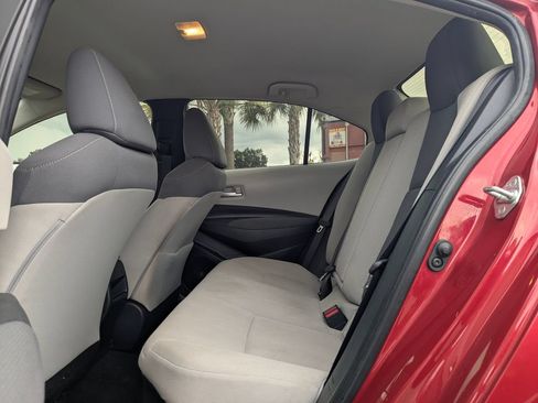 Used 2021 Toyota Corolla LE FWD image 15