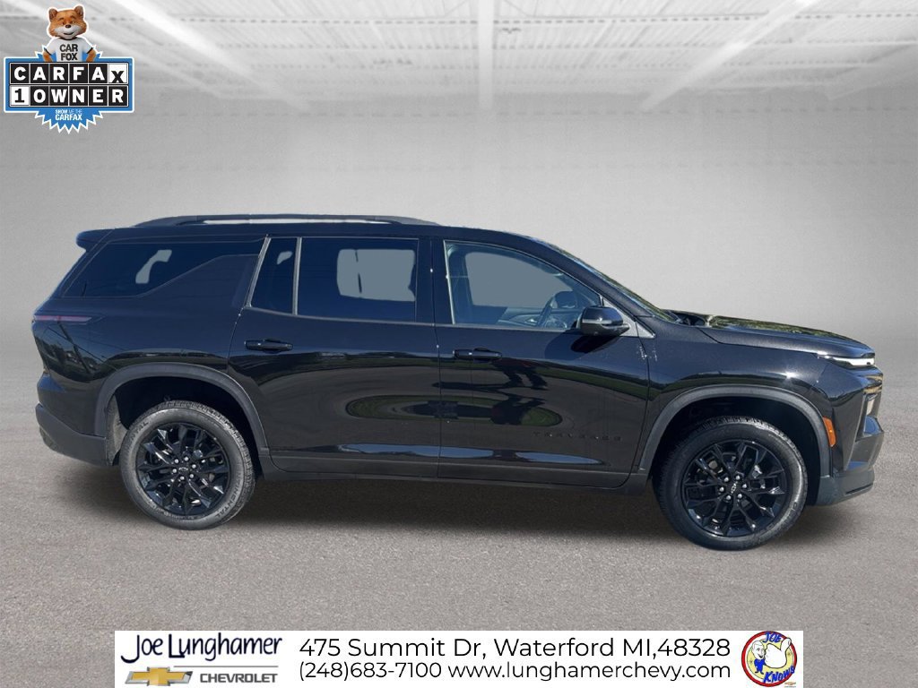 Used 2024 Chevrolet Traverse LT w/ Midnight/Sport Edition FWD image 2