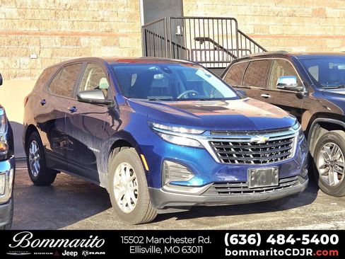 Used 2023 Chevrolet Equinox LS w/ LS Convenience Package image 1