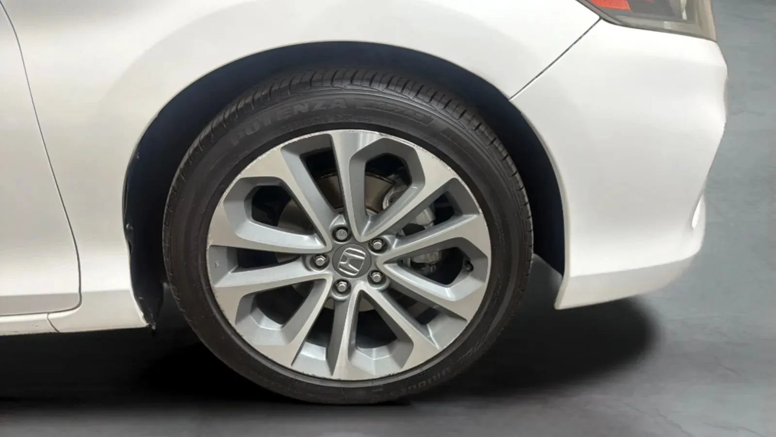 Used 2015 Honda Accord EX-L image 26