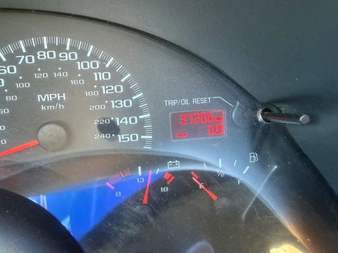 Used 1999 Chevrolet Camaro Z28 w/ Sport Appearance Pkg RWD image 22