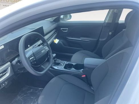 New 2026 Kia K4 FWD image 9