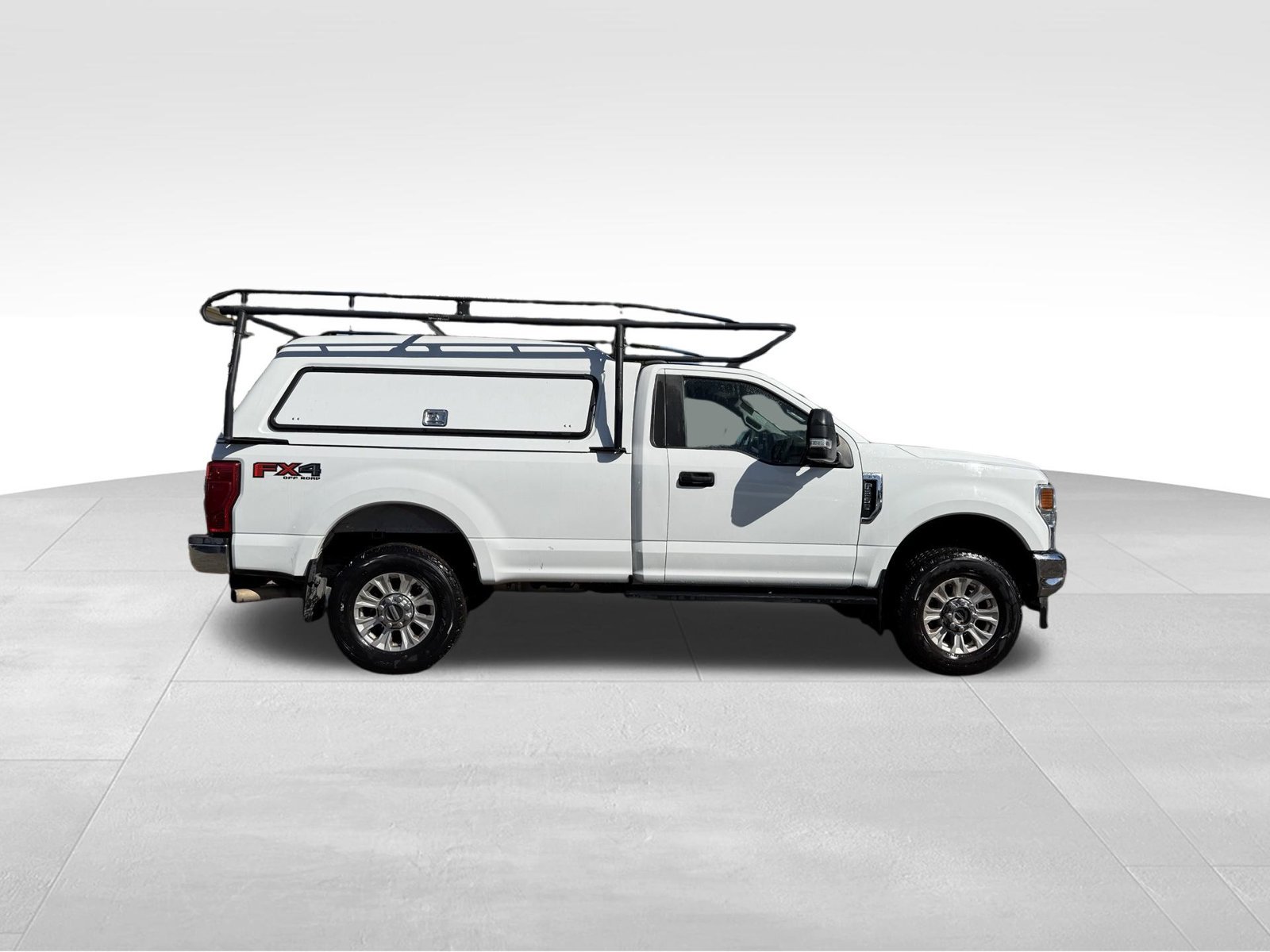 Used 2022 Ford F250 XLT w/ XLT Value Package AWD/4WD image 2