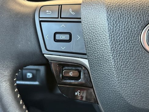 Used 2025 Toyota Camry SE FWD image 25