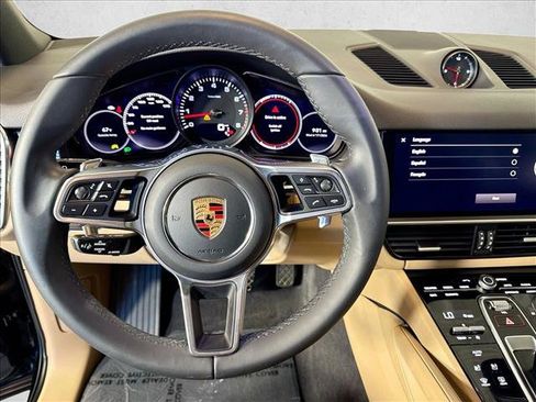 Used 2023 Porsche Cayenne AWD/4WD image 13