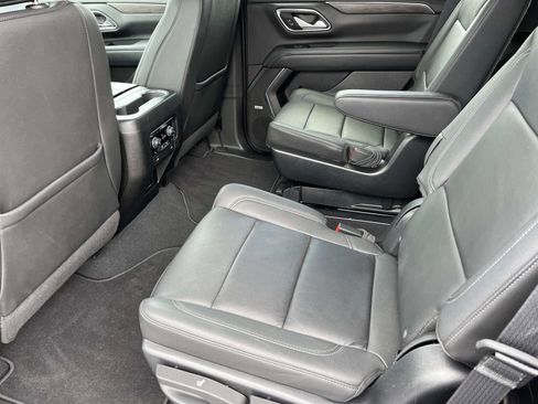 Used 2022 Chevrolet Tahoe Z71 w/ Luxury Package AWD/4WD image 19