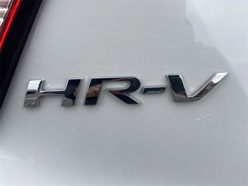 Used 2018 Honda HR-V LX image 30