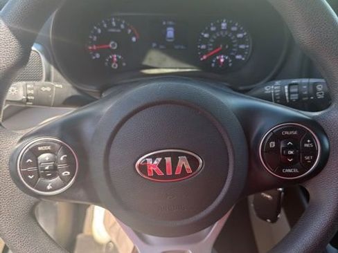 Used 2020 Kia Soul LX FWD image 4