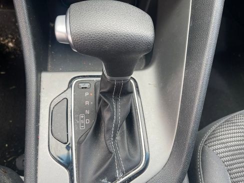 Used 2018 Kia Niro LX FWD image 10