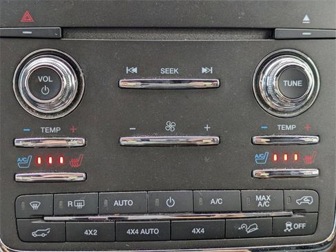 Used 2015 Lincoln Navigator 4WD image 24