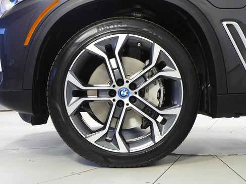 Certified 2023 BMW X5 xDrive45e w/ Climate Comfort Package image 5