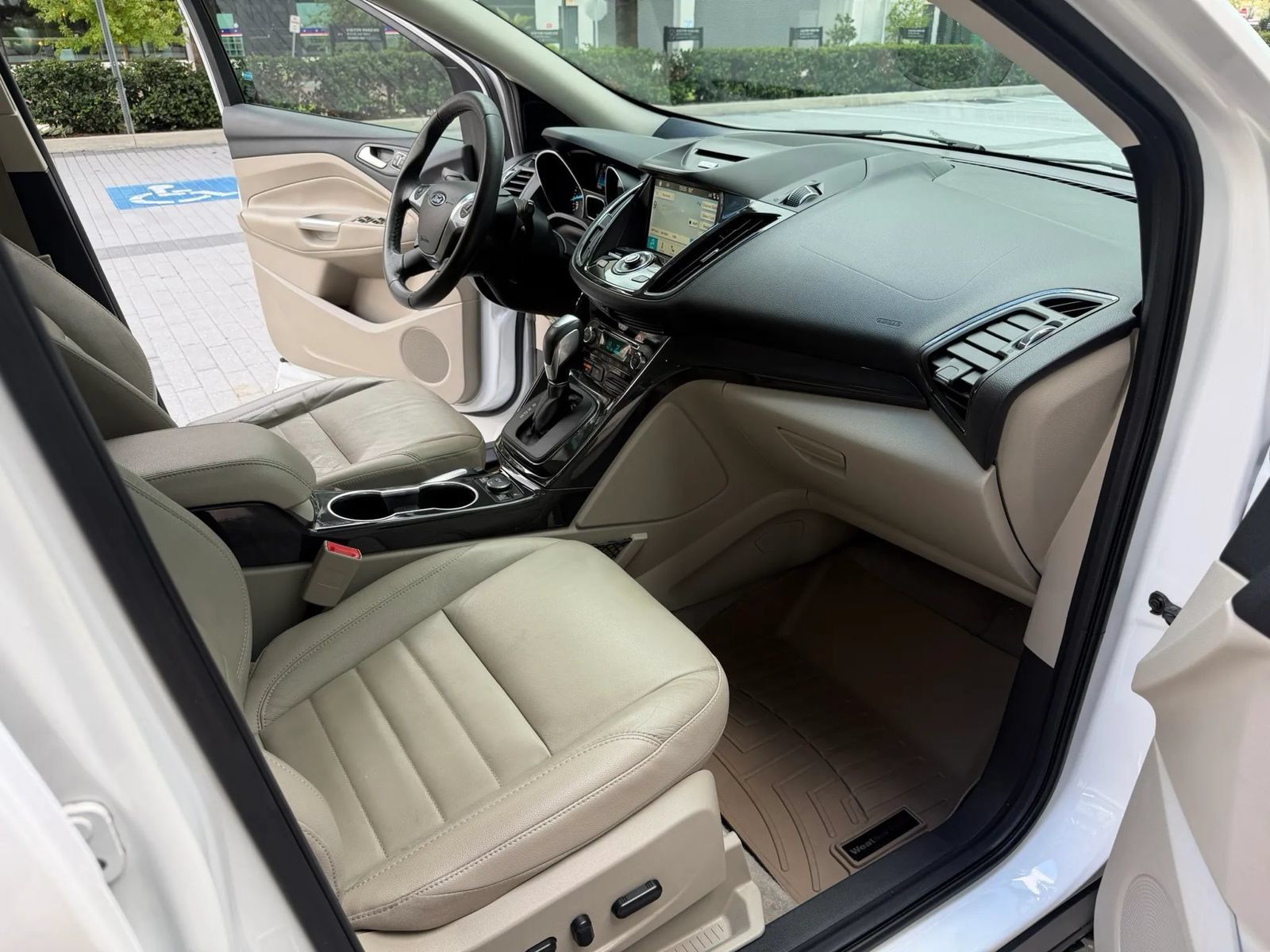 Used 2016 Ford Escape Titanium FWD image 16