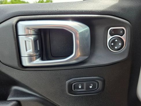 Used 2025 Jeep Wrangler Unlimited Sport AWD/4WD image 40