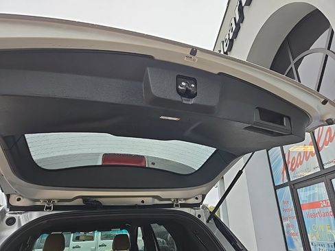 Used 2017 Ford Explorer XLT image 89