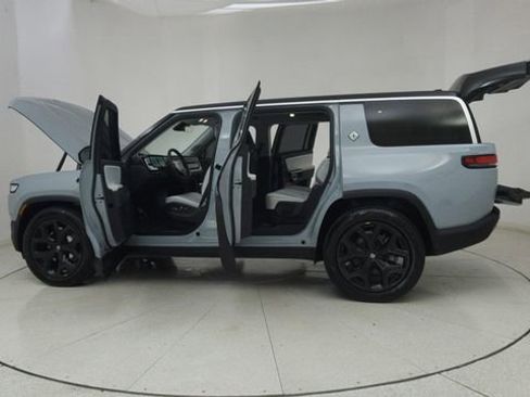 Used 2024 Rivian R1S Adventure image 11