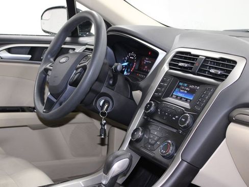 Used 2014 Ford Fusion SE FWD image 27