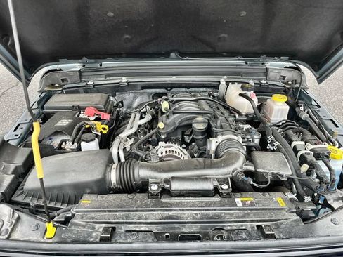 Used 2024 Jeep Gladiator Sport AWD/4WD image 18