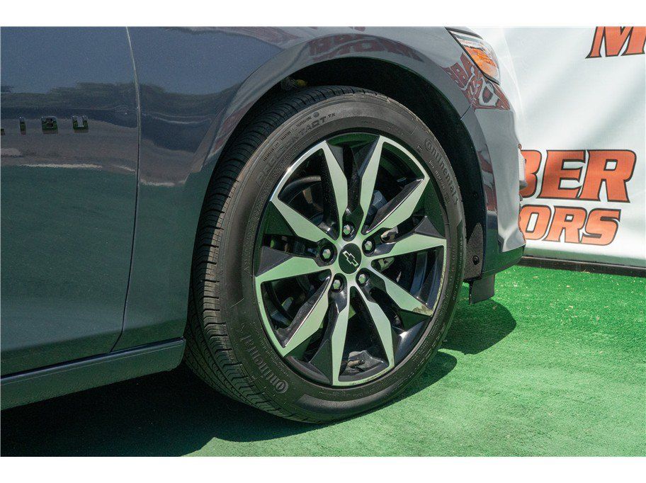 Used 2025 Chevrolet Malibu RS w/ LPO, Floor Liner Package FWD image 11