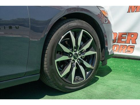 Used 2025 Chevrolet Malibu RS w/ LPO, Floor Liner Package FWD image 11