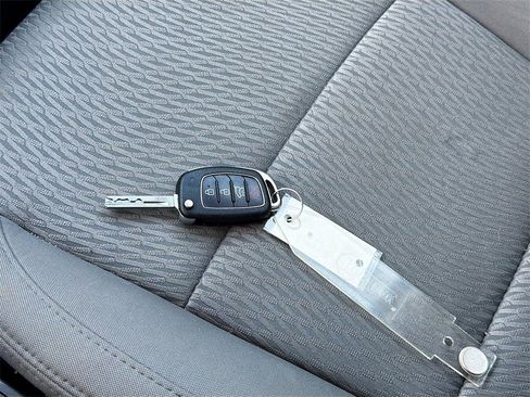 Used 2017 Hyundai Santa Fe Sport image 38