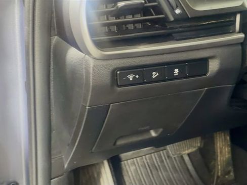 Used 2024 Kia Telluride S w/ S Sunroof Package image 11