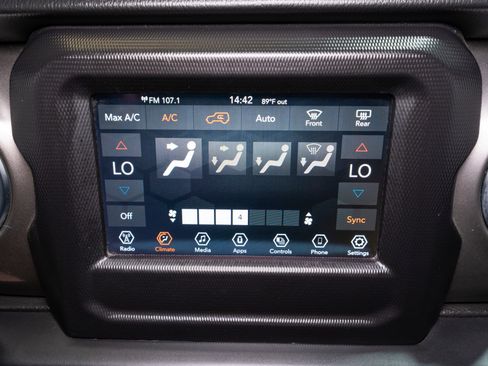 Used 2021 Jeep Wrangler Unlimited Sahara w/ LED Lighting Group AWD/4WD image 16