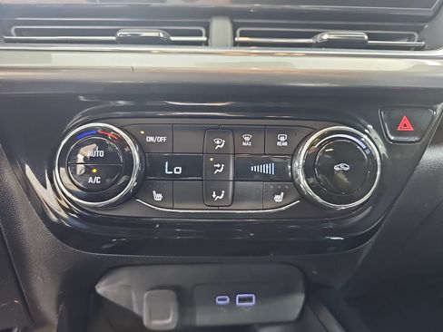 Used 2025 Chevrolet Trax LT w/ Driver Confidence Package FWD image 27