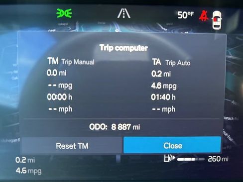 Certified 2025 Volvo XC40 B5 Plus AWD/4WD image 21