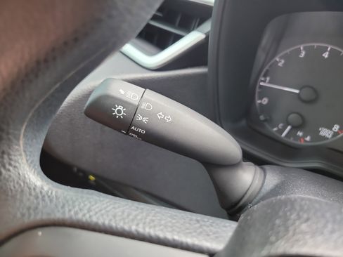 Certified 2025 Toyota Corolla LE image 29