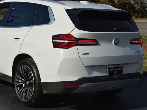 Used 2026 BMW X3 xDrive30 w/ Premium Package image 3