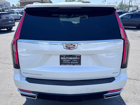 Used 2023 Cadillac Escalade Premium Luxury w/ LPO, Floor Liner Package RWD image 6
