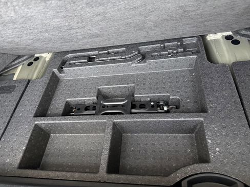 Used 2023 Subaru Legacy Limited image 9