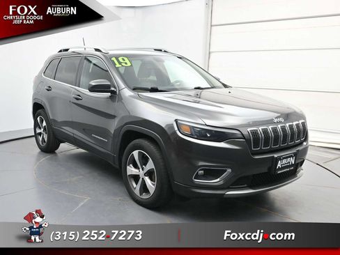 Used 2019 Jeep Cherokee Limited AWD/4WD image 2