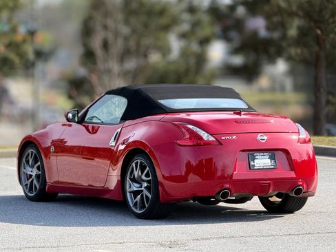 Used 2017 Nissan 370Z Touring Sport image 10