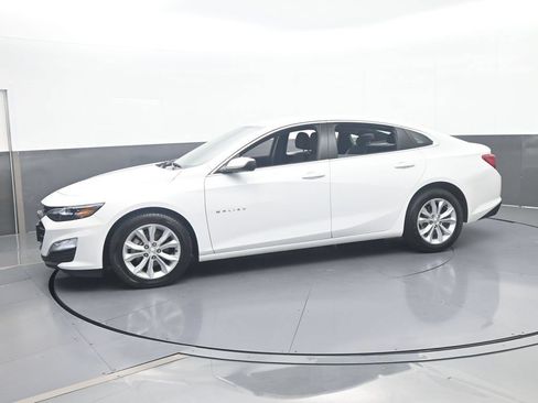 Used 2025 Chevrolet Malibu LT FWD image 2