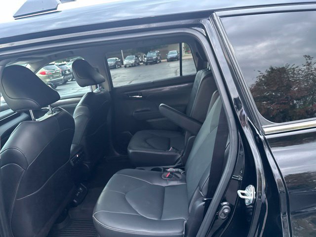 Used 2023 Toyota Highlander Platinum AWD/4WD image 10