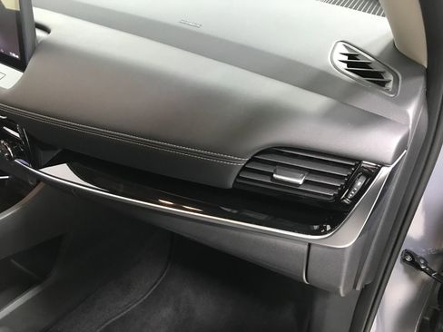 Used 2025 Nissan Rogue SL w/ Tech Package AWD/4WD image 15